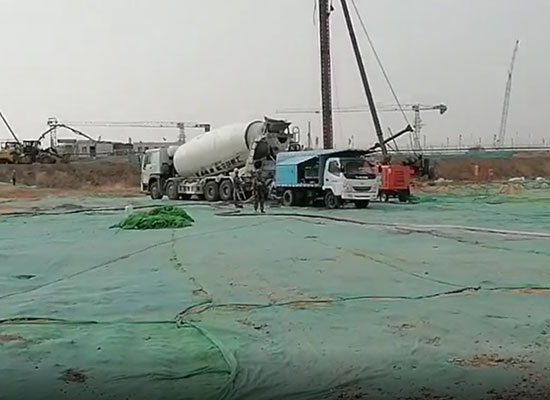 雄安新區(qū)車載式雙噴頭濕噴機(jī)施工現(xiàn)場