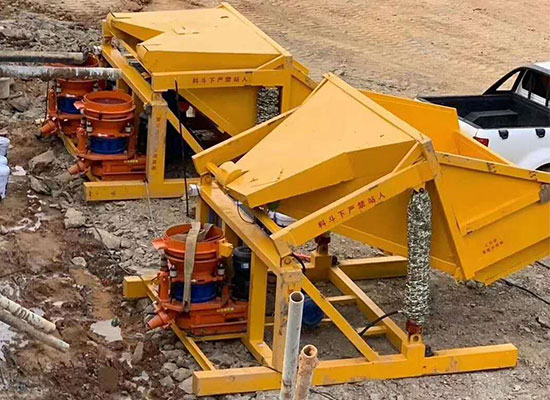 吊裝式噴漿機(jī)組施工現(xiàn)場